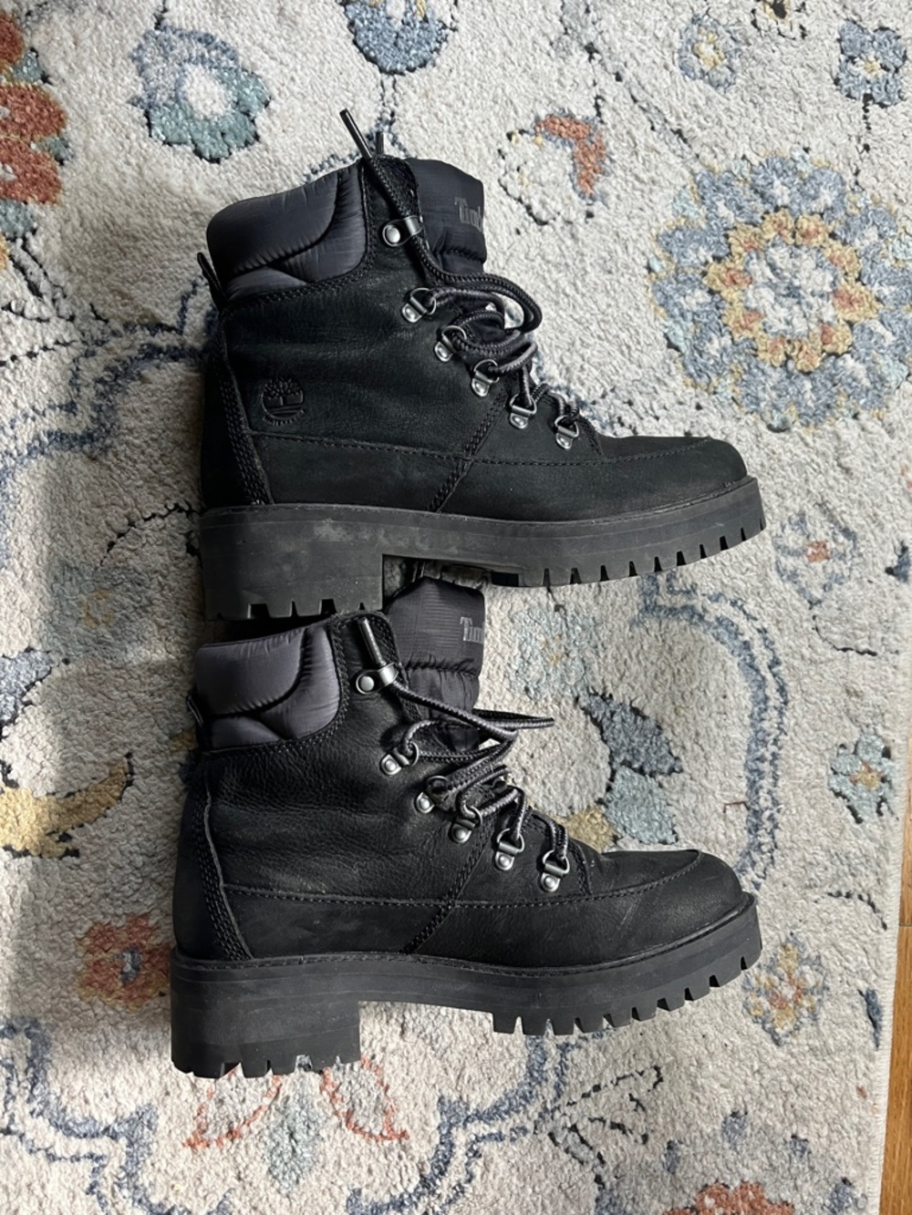 Timberland Women’s Black Lace-Up Chunky Lug Boots